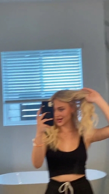 2022-04-03_-_dont_worry_Im_still_blonde_mp40622.jpg