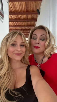 2022-08-30_-_THE_jennifer_tilly_everybody_mp41295.jpg