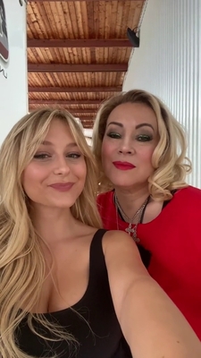 2022-08-30_-_THE_jennifer_tilly_everybody_mp41296.jpg