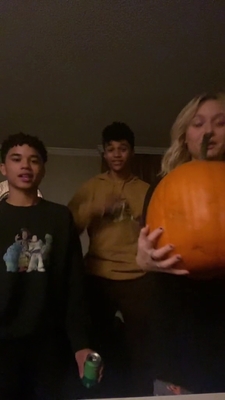 2022-10-01_-_happy_october_1st_mp44748.jpg