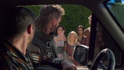 Future_Man_S02E12_mkv8706.jpg