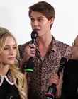 Filename=2019-10-10_-_Entertainment_Weekly_NYCC_2019_Interview_mp40043.jpg
Filesize=749KiB
Dimensions=1920x1080
Date added=Jun 30, 2025 2019-10-10_-_Entertainment_Weekly_NYCC_2019_Interview_mp40043.jpg