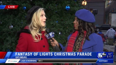2019-12-06_-_Fantasy_of_Lights_Parade_mp40216.jpg