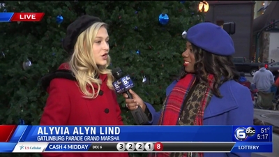 2019-12-06_-_Fantasy_of_Lights_Parade_mp40218.jpg