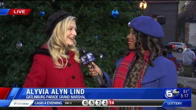 2019-12-06_-_Fantasy_of_Lights_Parade_mp40226.jpg