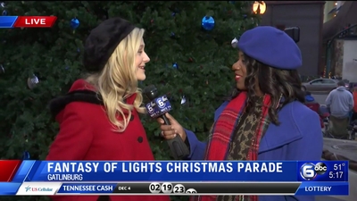 2019-12-06_-_Fantasy_of_Lights_Parade_mp40238.jpg