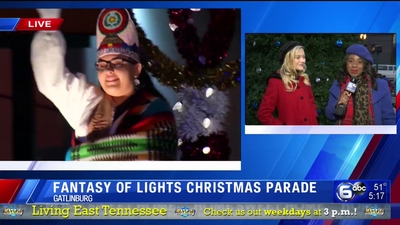 2019-12-06_-_Fantasy_of_Lights_Parade_mp40249.jpg