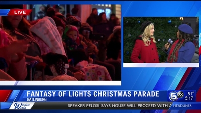 2019-12-06_-_Fantasy_of_Lights_Parade_mp40254.jpg
