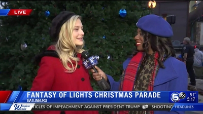 2019-12-06_-_Fantasy_of_Lights_Parade_mp40259.jpg