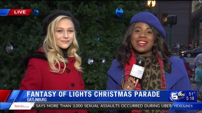 2019-12-06_-_Fantasy_of_Lights_Parade_mp40294.jpg