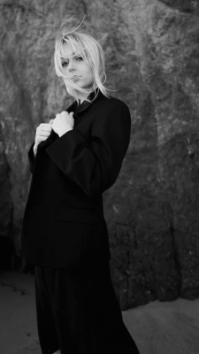 Black_281729.jpg